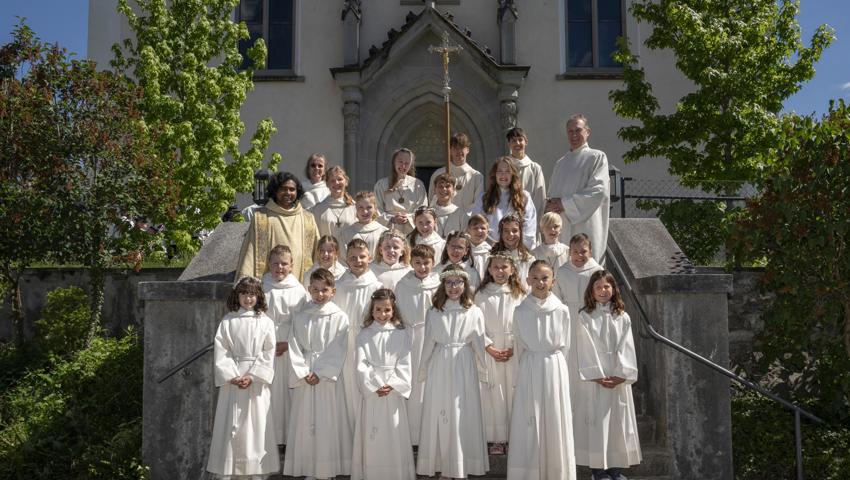 Die Erstkommunikantinnen und Erstkommunikanten aus Gams.