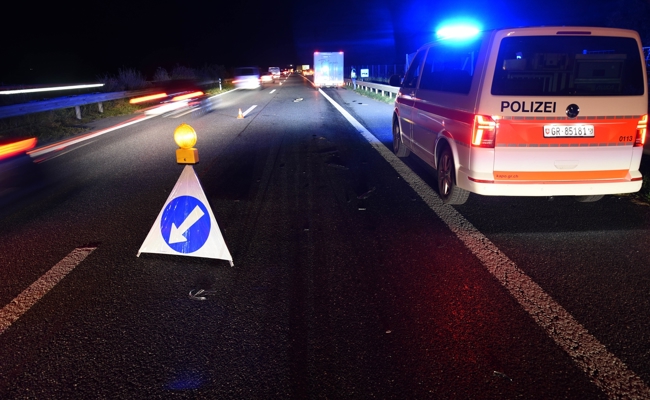 Ein Verletzter nach Auffahrunfall auf der A13
