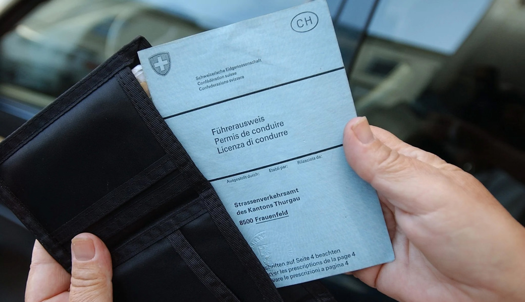 Bussen drohen: Tausende Ostschweizer tauschen blauen Führerausweis nicht um