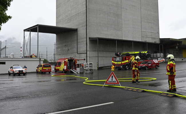 Feuerwehreinsatz statt Mittagspause: Schaltschrank in Brand