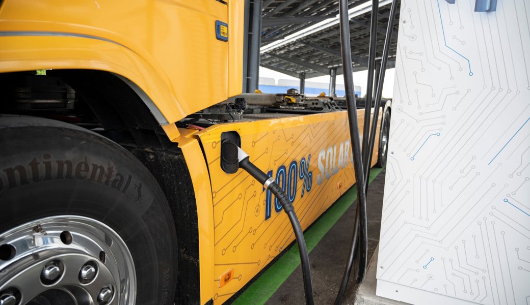 Auch wenn Abgaben drohen: Migros Ostschweiz und Hugelshofer setzen auf E-Lastwagen