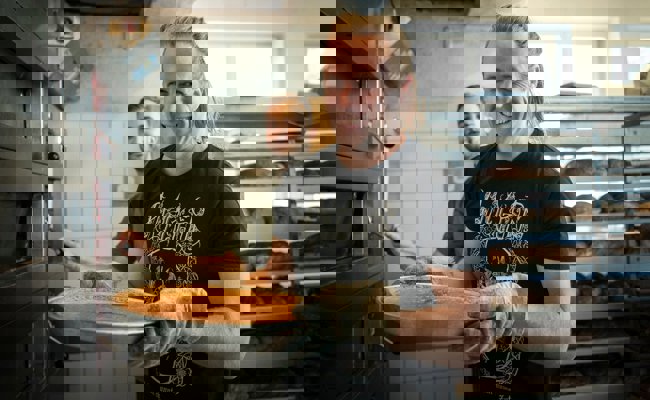 Magie aus Birnen, Rahm und Eiern: So entsteht der leckere Schlorzifladen, der auf dem Chäserrugg serviert wird