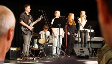 Wertvolle Jugendarbeit mit Musik, Quiz und Grillkunst verdankt