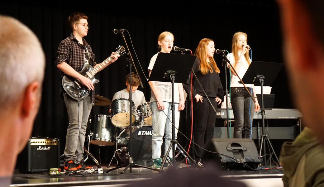 Wertvolle Jugendarbeit mit Musik, Quiz und Grillkunst verdankt