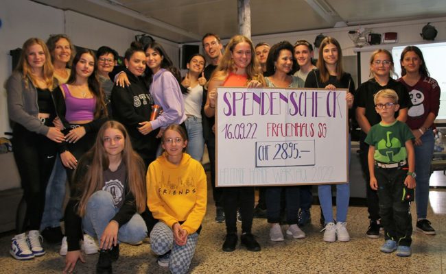 «Helfende Hände»: Jugendliche spendeten fast 3000 Franken ans Frauenhaus St.Gallen