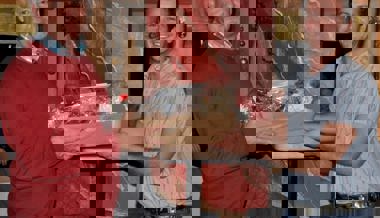 Nach 25 Jahren: Timo Allemann wurde zum Ehrendirigent der Bergfinkli ernannt