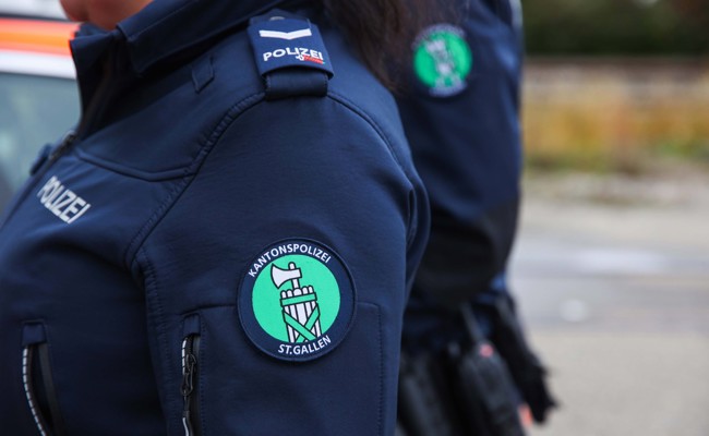 Dieb bedrohte Frau in ihrem Haus mit Messer: Täter festgenommen