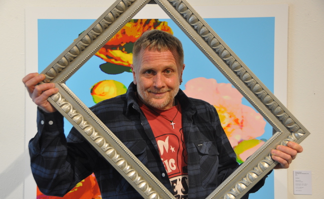 Mit Leidenschaft aus dem Rahmen fallen – Dominik Lippuner rahmt Bilder