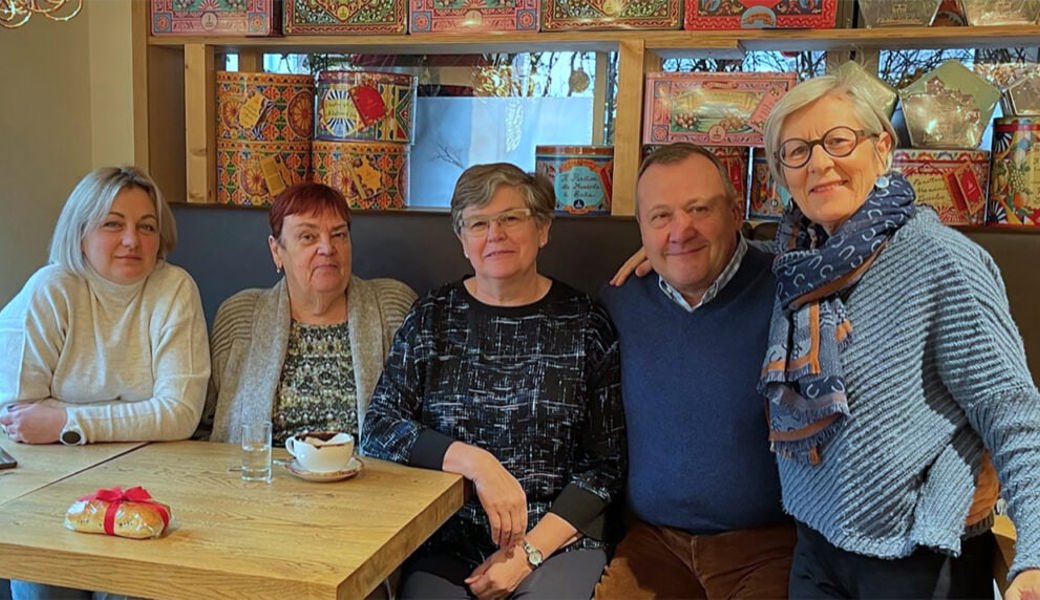  Dankbarkeit gezeigt: Viktoria und Olga Sokirjinskaya, Barbara Dürr, Vize-Präsidentin des Vereins und St. Galler Kantonsrätin, Albert Ospelt und Mali Gubser (von links). 