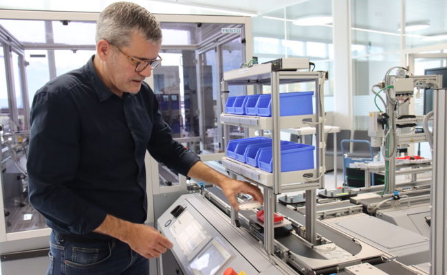 Studierende fit machen für die Industrie 4.0 - Ausbildung in der schlauen Fabrik