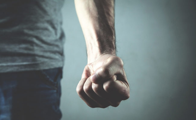 Ein Faustschlag aus der Vergangenheit: Der Täter blieb der Gerichtsverhandlung fern