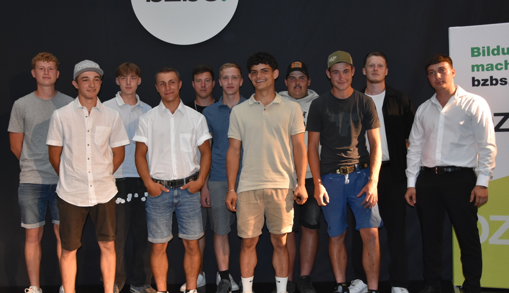 Die erfolgreichen Absolventen der Mauerausbildung am BZBS. 