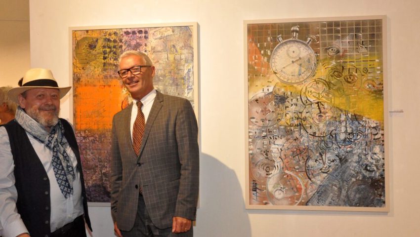  Mit hohem Besuch an der Ausstellung zum 70. Geburtstag in der Galerie L33: Der St. Galler Kulturminister Martin Klöti. 