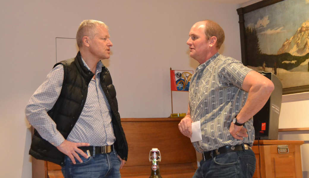 Haben einiges zu diskutieren: Christoph Högger, Abteilungsleiter Direktzahlungen Kanton St. Gallen (links), und Thomas Bohl, Präsident des Alpwirtschaftlichen Vereins Toggenburg.