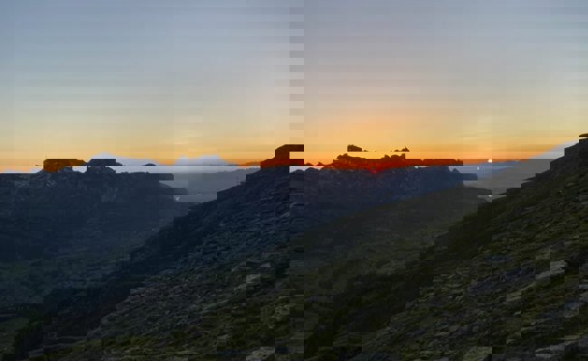 Eine besondere Eigenheit des Wetterbergs Säntis: Ab 5.18 Uhr zum Sonnenbad