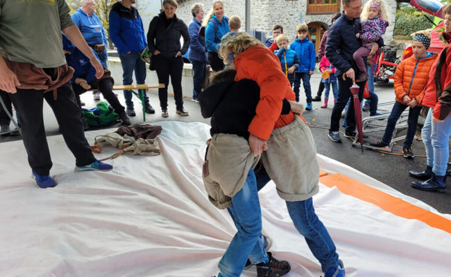 Nachwuchs legte die Zwilchhosen an und versuchte sich in der Nationalsportart