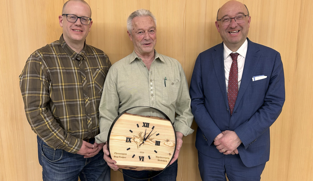 Von links: Präsident Mirco Rossi, Ehrenmitglied Sepp Lenherr, Regierungsrat Beat Tinner.