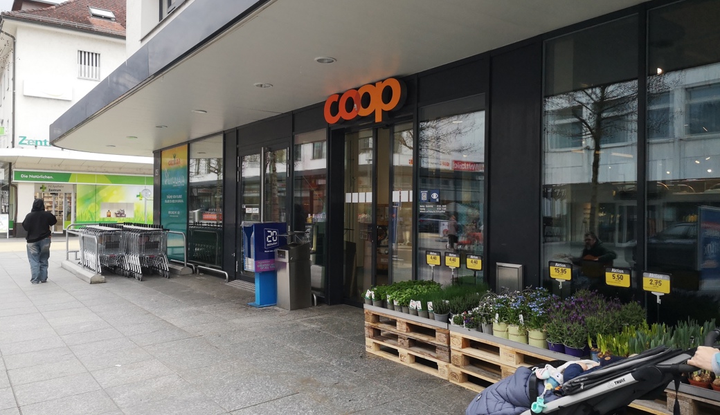 Präsenter sich im Innern in neuer Aufmachung: Der Coop in der Bahnhofstrasse.