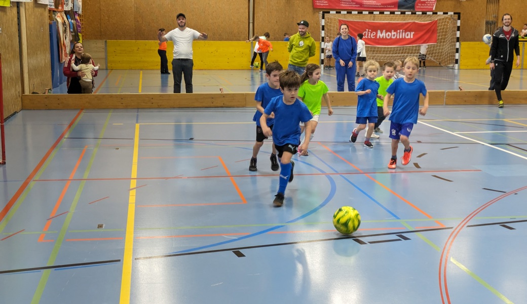 Einmal gross, einmal klein: Am Wochenende spielten alle Altersklassen. Beginnend vom kleinen Kind bis zum Teenager.