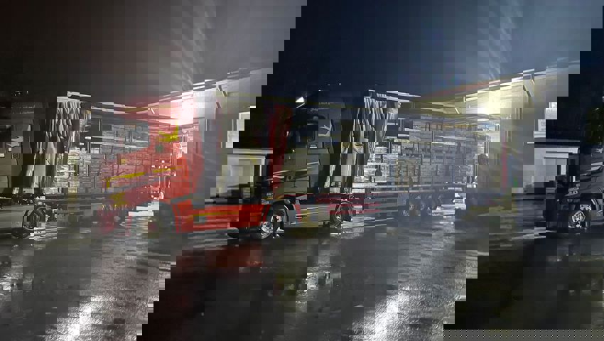  An der Grenze zur Ukraine angekommen: Die Hilfsgüter werden zwischengelagert. 