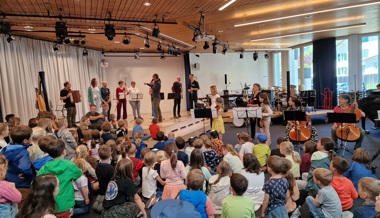Die freudige Qual der Instrumentenwahl: Kinder entlockten die ersten Töne