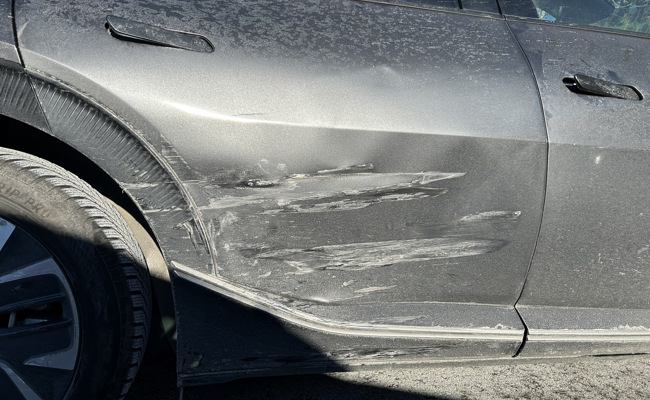 Blechschaden nach zwei Unfällen: vier Autos beteiligt