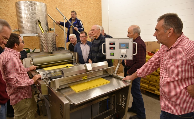 Im Werdenberg summt es: Bienenwachs – wichtig, nicht nur für Kerzen