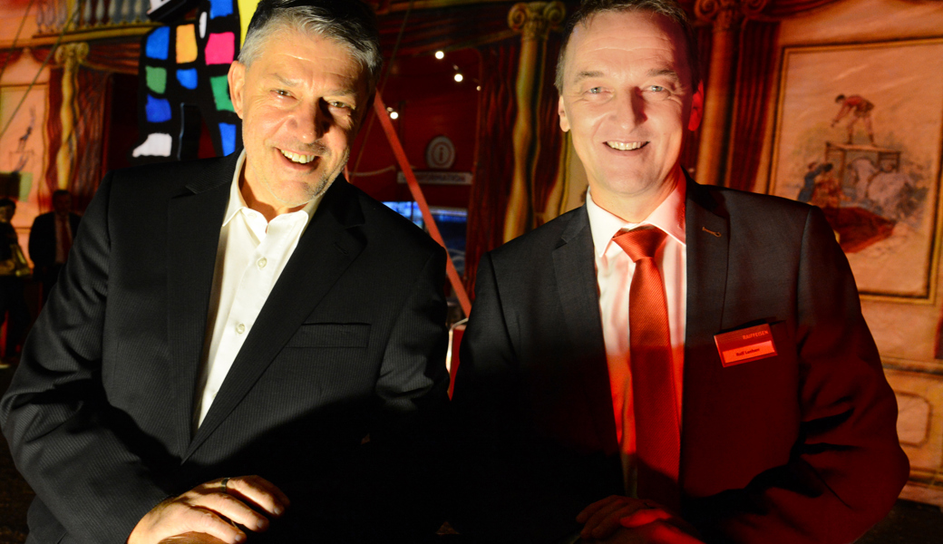 Der alte und der neue VR-Präsident: Heini Senn (links) und Rolf Lehnerr von der Raiffeisenbank Werdenberg.