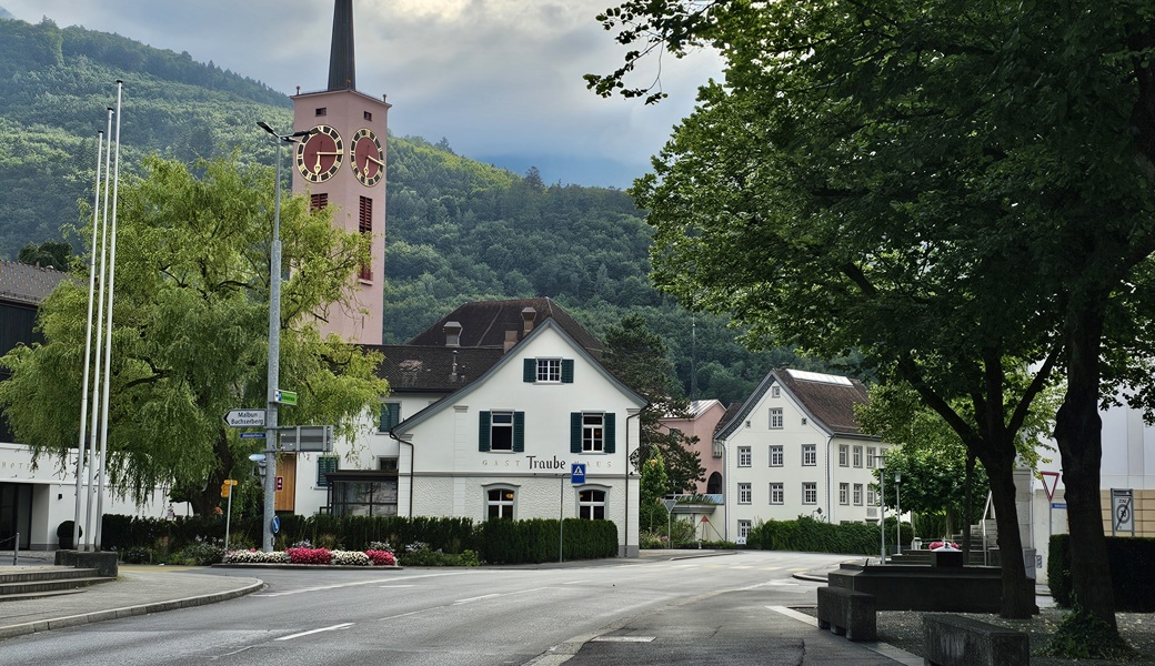 «Am Tisch links»: Eine erste Bilanz