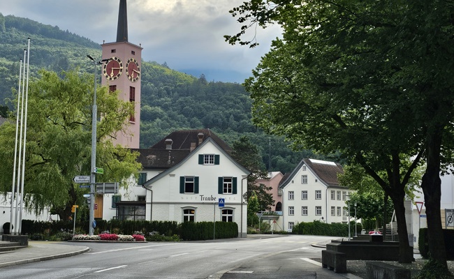 «Am Tisch links»: Eine erste Bilanz