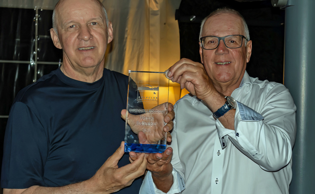 Werner Bollhalder wird Golfclub-Ehrenmitglied