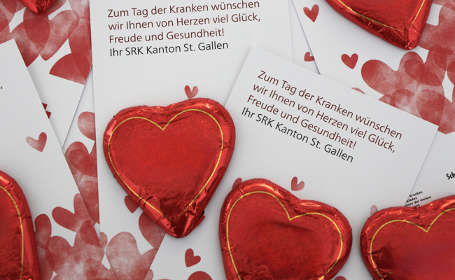 Das Rote Kreuz verschenkt 3700 Schoggiherzen