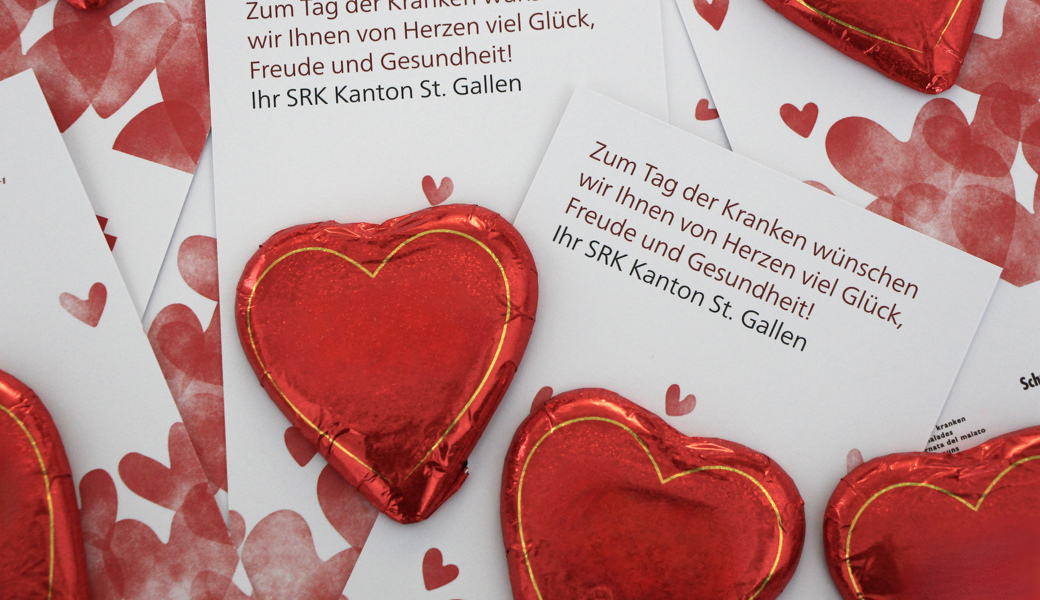 In Zusammenarbeit mit regionalen Spitex-Organisationen und Entlastungsdiensten werden Schoggiherzen an kranke, beeinträchtigte und betagte Menschen verschenkt.