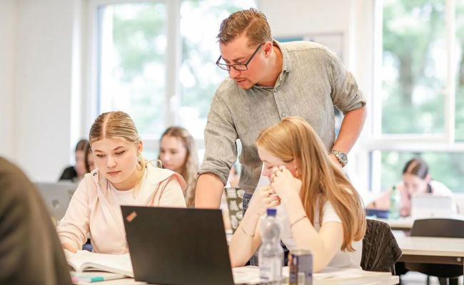 St.Galler Schulen erlauben KI für Abschlussarbeiten