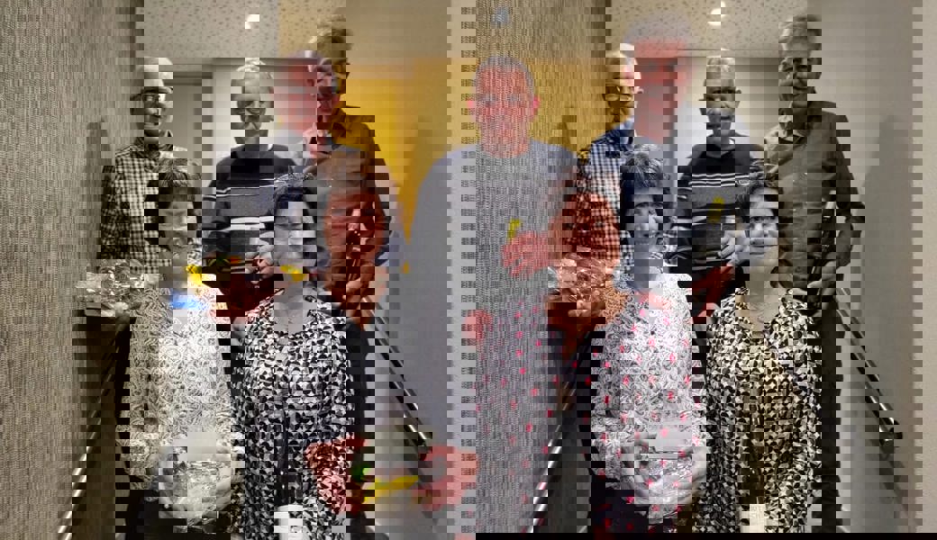  Sie haben zusammen 75 Jahre ehrenamtliche Arbeit geleistet: Hans Juninger, Markus Saxer, Werner Schlegel (oben von links), Helene Gubser und Simone Rohrer (unten von links).