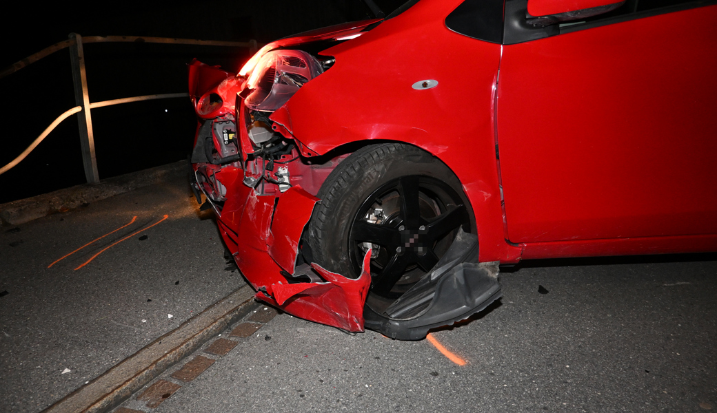 In Gamprin kollidierte ein betrunkener Autofahrer mit einem Zaun.