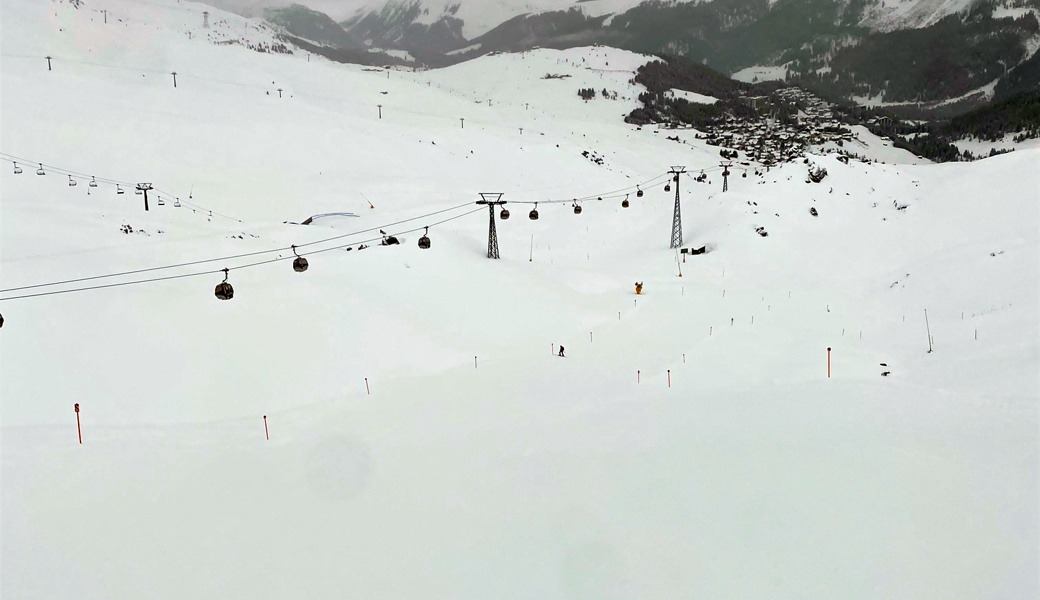 Tödlicher Skiunfall: 21-Jährige stirbt unweit der Piste