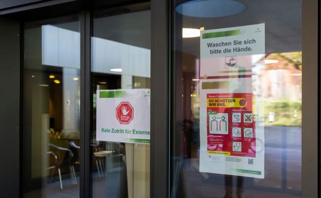 Eingesperrt im Altersheim: In einem Bericht räumt der Bundesrat Fehler bei den Corona-Massnahmen ein