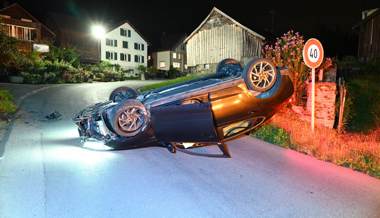 Alkoholisiert gefahren – Auto landet auf Dach