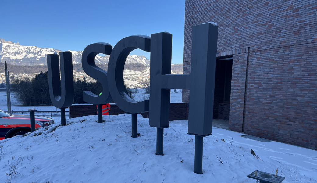 «Z» und «G» fehlen: Diebe montieren Teil des «Zuschg»-Schriftzugs ab