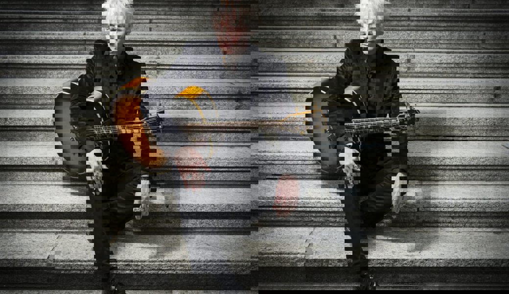  Bluesig, melancholisch und düster unterwegs im neuen Song: Michael Sele, Sänger der Band The Beauty of Gemina. 