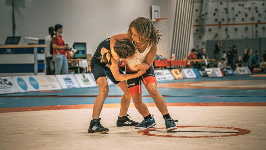 Ayleen Lanz (rechts) kämpfte in der Klasse U11.