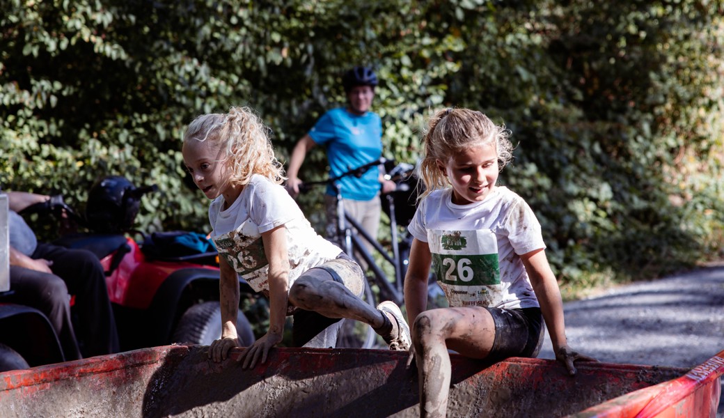 Niemand zu klein, um dreckig zu sein: Der Mud Run ist die grosse Schlammschlacht der Region.