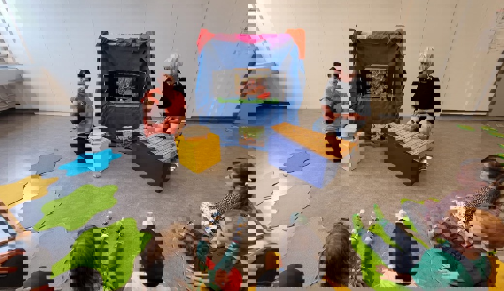 Die Erzählerinnen Laura und Franziska machen die Geschichte zu einem Erlebnis.