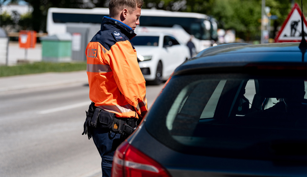 Getunte Fahrzeuge und Tempoverstösse: Sechs Anzeigen nach Verkehrskontrolle