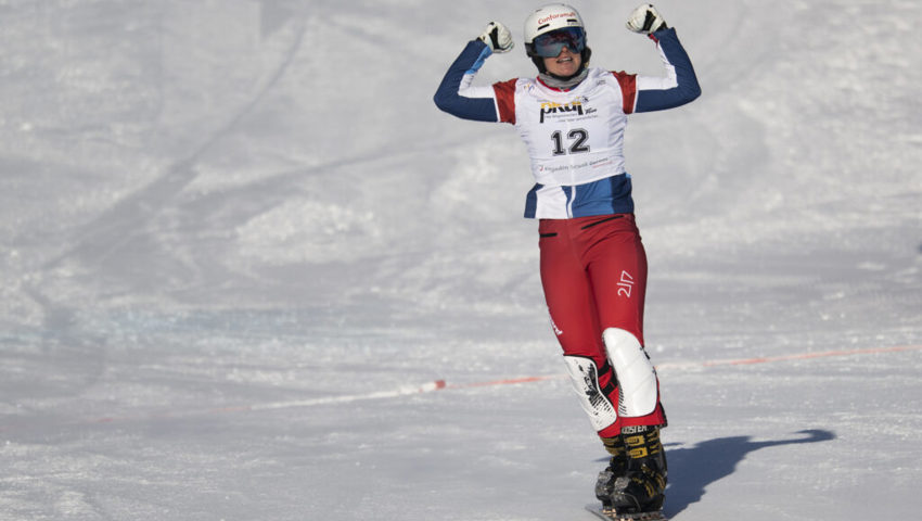  In Jubelpose: Julie Zogg ist in Piancavallo und Berchtesgaden noch ungeschlagen. 