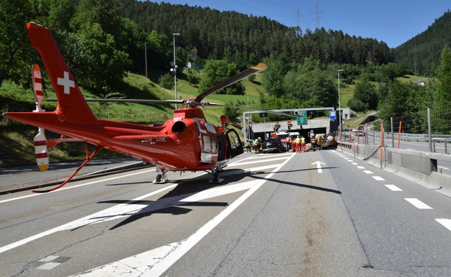 Mehrere Verletzte nach heftiger Frontalkollision auf San-Bernardino-Route