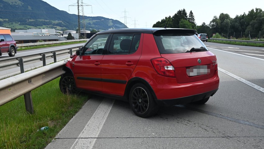 Beim Unfall entstand Sachschaden in Höhe von mehreren zehntausend Franken.