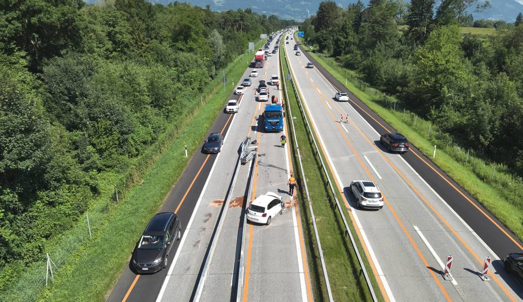 Chaos verursacht: Der fahrunfähige Lenker flüchtete anschliessend zu Fuss.