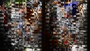 Grossandrang beim Samichlausbesuch am Chlaus- und Weihnachtsmarkt